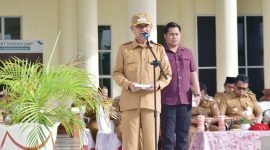 Bupati Pohuwato memberikan arahan pada apel perdana di halaman kantor Bupati(foto istimewa) 