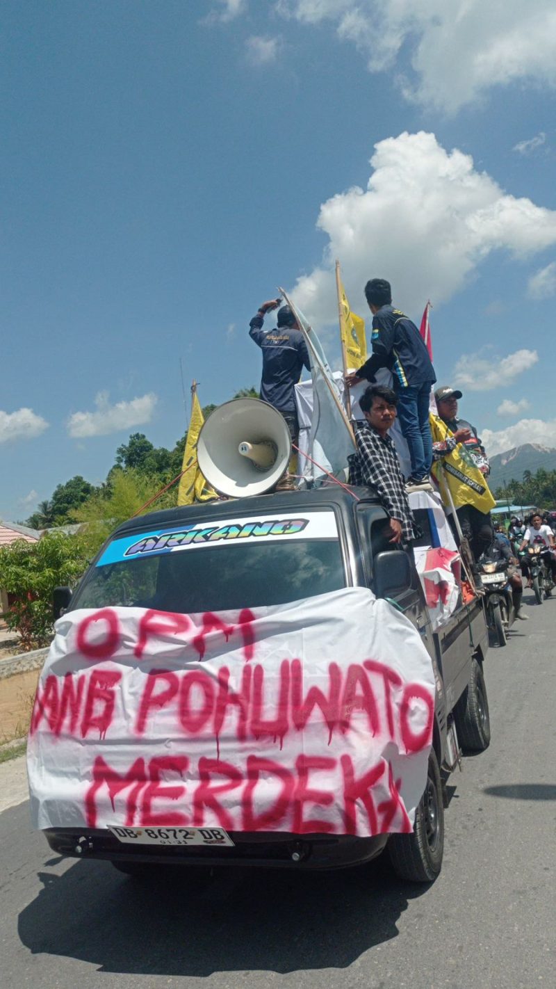 Masa aksi Orang Pohuwato Merdeka (OPM) Pada unjuk rasa senin 26/06/2026 