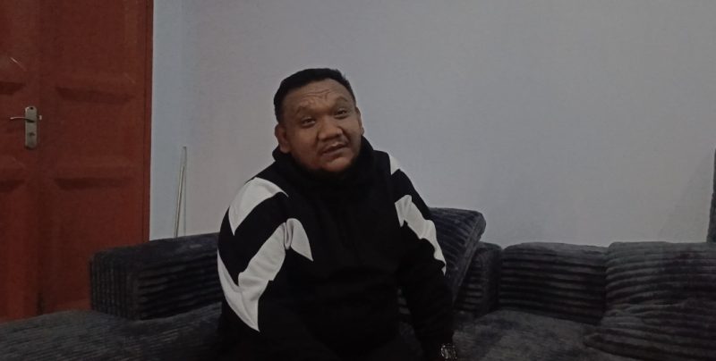 Kepala Dusun Utama Sipayo saat ditemui media di salah satu rumah warga menuturkan kegelisahannya atas tekanan dari video viral yang beredar Terkait isu penertiban PETI