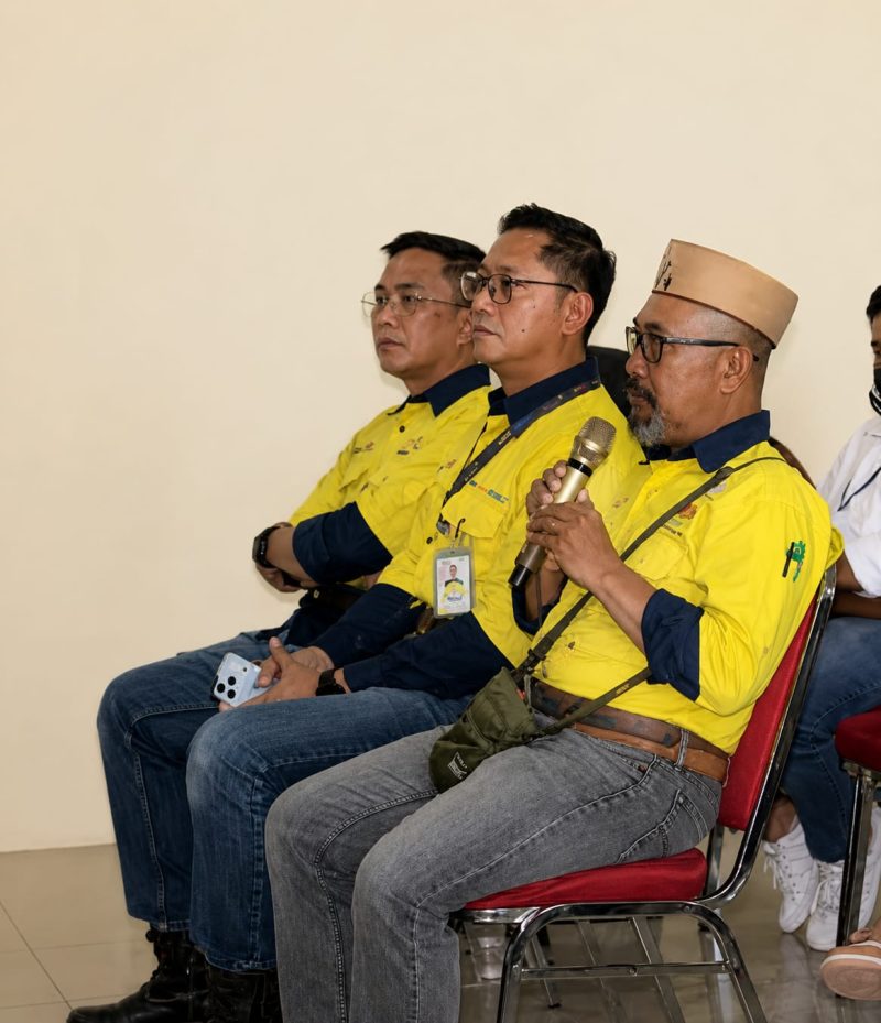 Pihak Perusahaan Pani Gold Mine saat menghadiri Rapat Koordinasi bersama Forkopimda Pohuwato dan Masyarakat Penambang di Gedung Panua