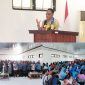 Kepala Balai Guru dan Tenaga Kependidikan (BGTK) Provinsi Maluku, Eky Aristanto P. Punu saat memberikan sambutan dalam rangka tatap muka perdana bersama Para kepala sekolah di Aula kantor Dinas Pendidikan Malra kamis 11/06/2026. Doc Foto Erick