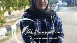 Yowandris, Istri terduga pelaku penikaman di pasar Minggu saat di temui di halaman SPKT Polres Pohuwato, Dok Akulturasipost/S.a