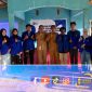 Mahasiswa KKD UMGO bersama Disperindagkop Pohuwato saat melaksanakan Pelatihan pembuatan kerupuk Ikan bandeng. Dok. Istimewa