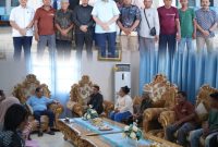 Perwakilan Penambang tradisional asal Kabupaten Pohuwato saat menemui Gubernur Gorontalo, Gusnar Ismail, di Rumah Dinas Gubernur. 1/08/2026.Dok Akulturasipost