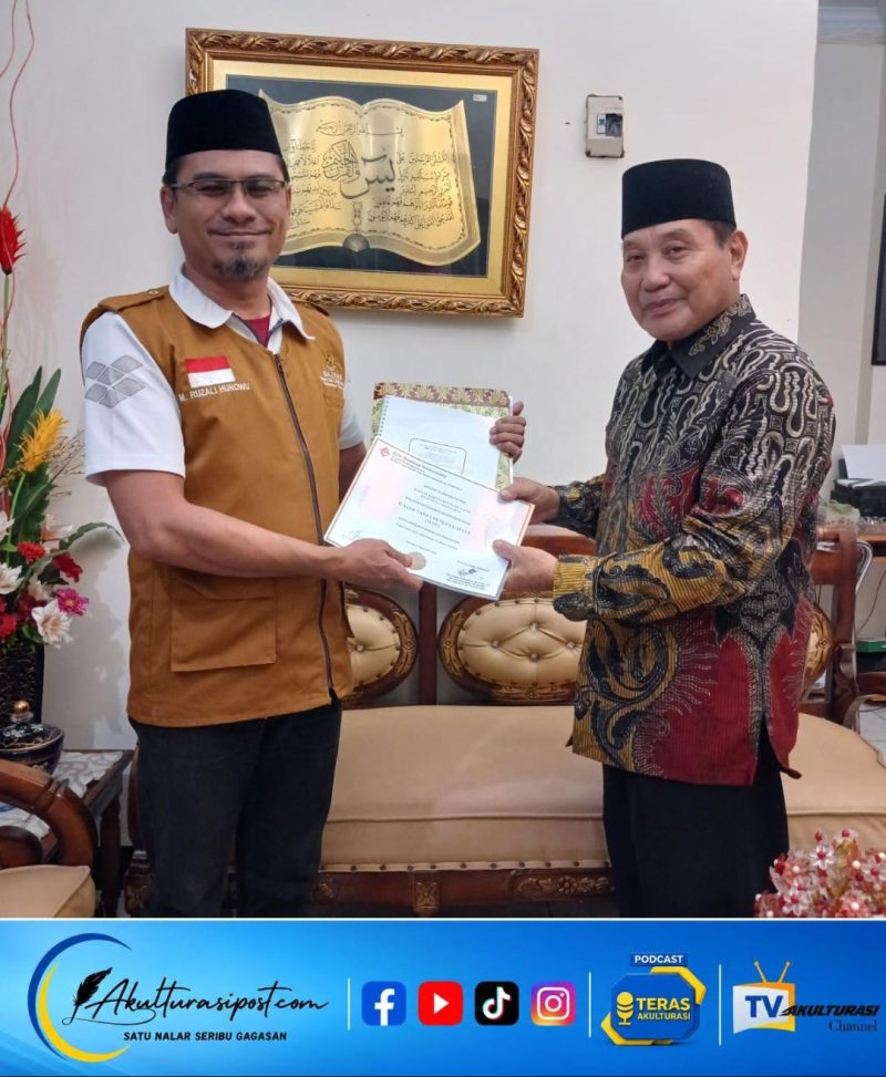Penyerahan Sertifikat dan ikhtisar Laporan Keuangan oleh Perwakilan Auditor KAP kepada Ketua BAZNAS Pohuwato, Dok. Istimewa