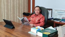 Arman Mohamad, kepala Dinas Pendidikan kabupaten Pohuwatokhutbah
