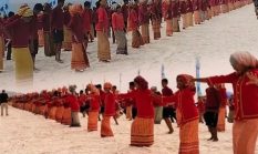 Tanpa Latihan Gabungan, Ribuan Pelajar Kei Kecil Hadirkan Penampilan Bersejarah di Meti Kei 2026