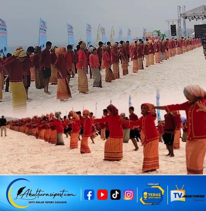 Doc. Foto, Ribuan siswa SD dan SMP dari daratan Kei Kecil menampilkan Tari Kilwar secara kolosal pada puncak Festival Pesona Meti Kei (FPMK) 2026 di Pantai Ngurbloat, Kabupaten Maluku Tenggara, Sabtu 24/10/2026.